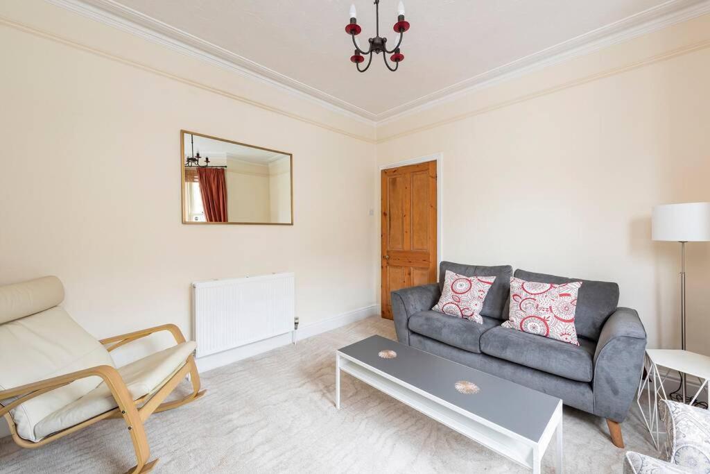 Spacious House - 2 Double Rooms - Street Parking - Garden Bath Exterior foto